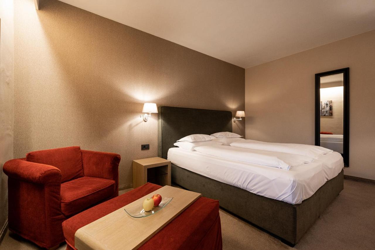Hotel Pollinger Merano Bagian luar foto